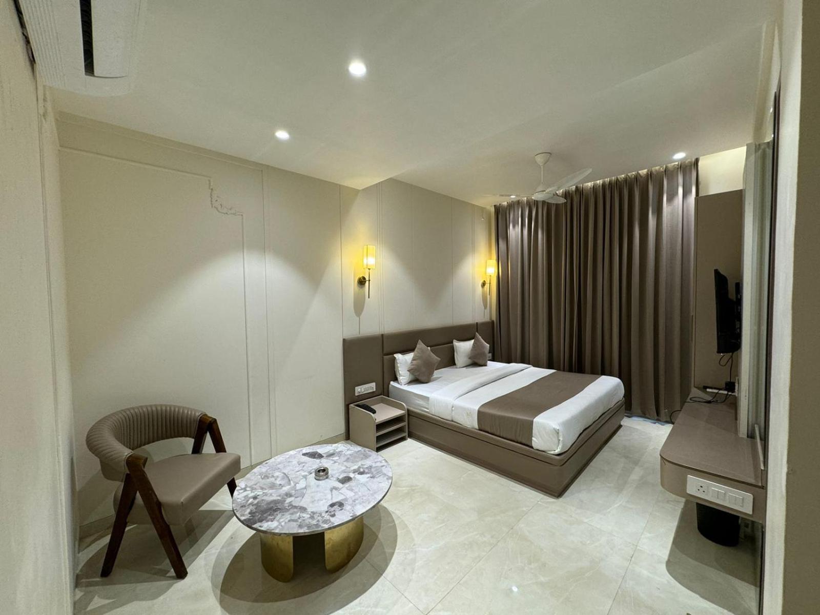 Hotel Fortune Inn Bhopal Bagian luar foto
