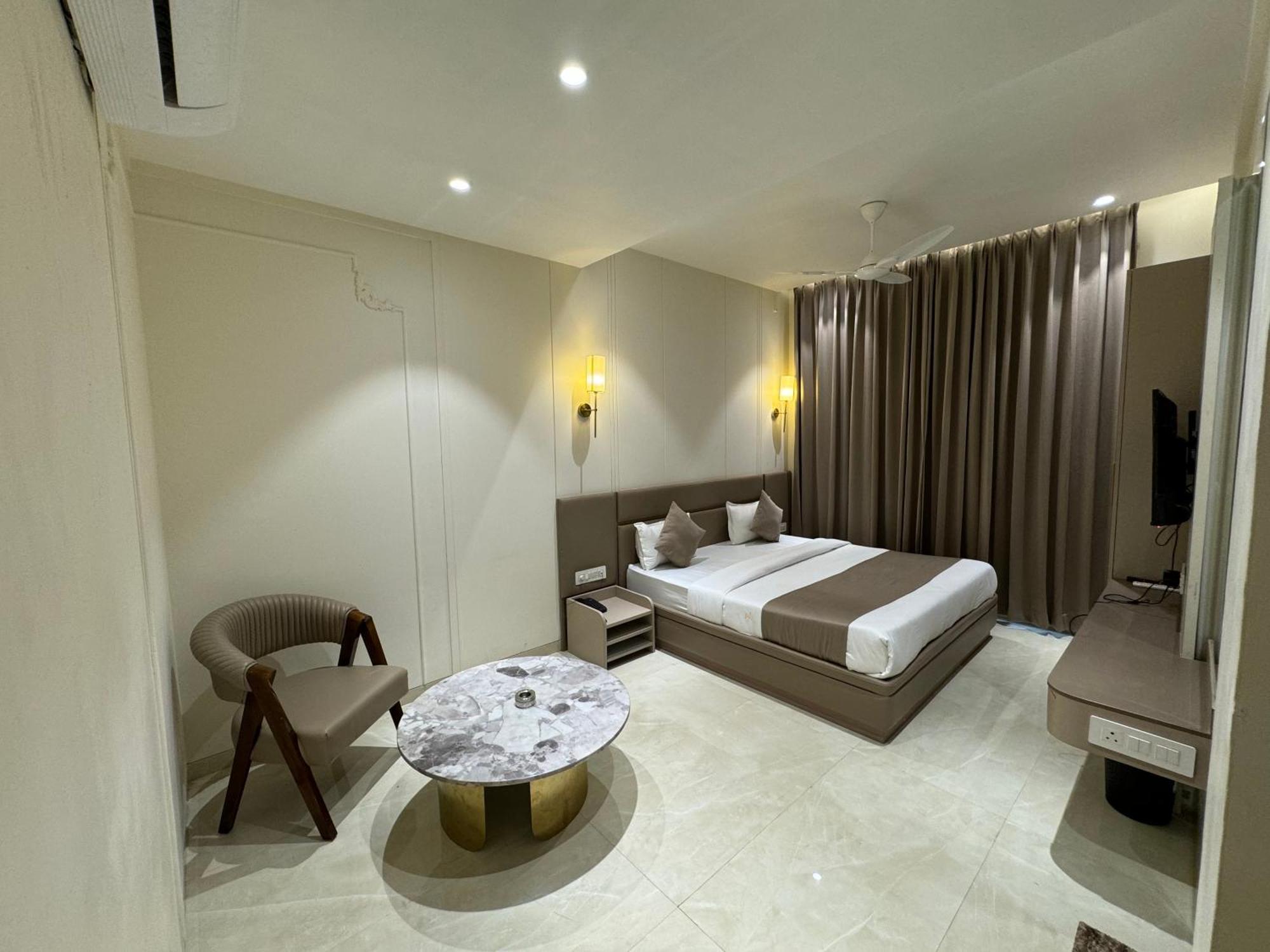 Hotel Fortune Inn Bhopal Bagian luar foto