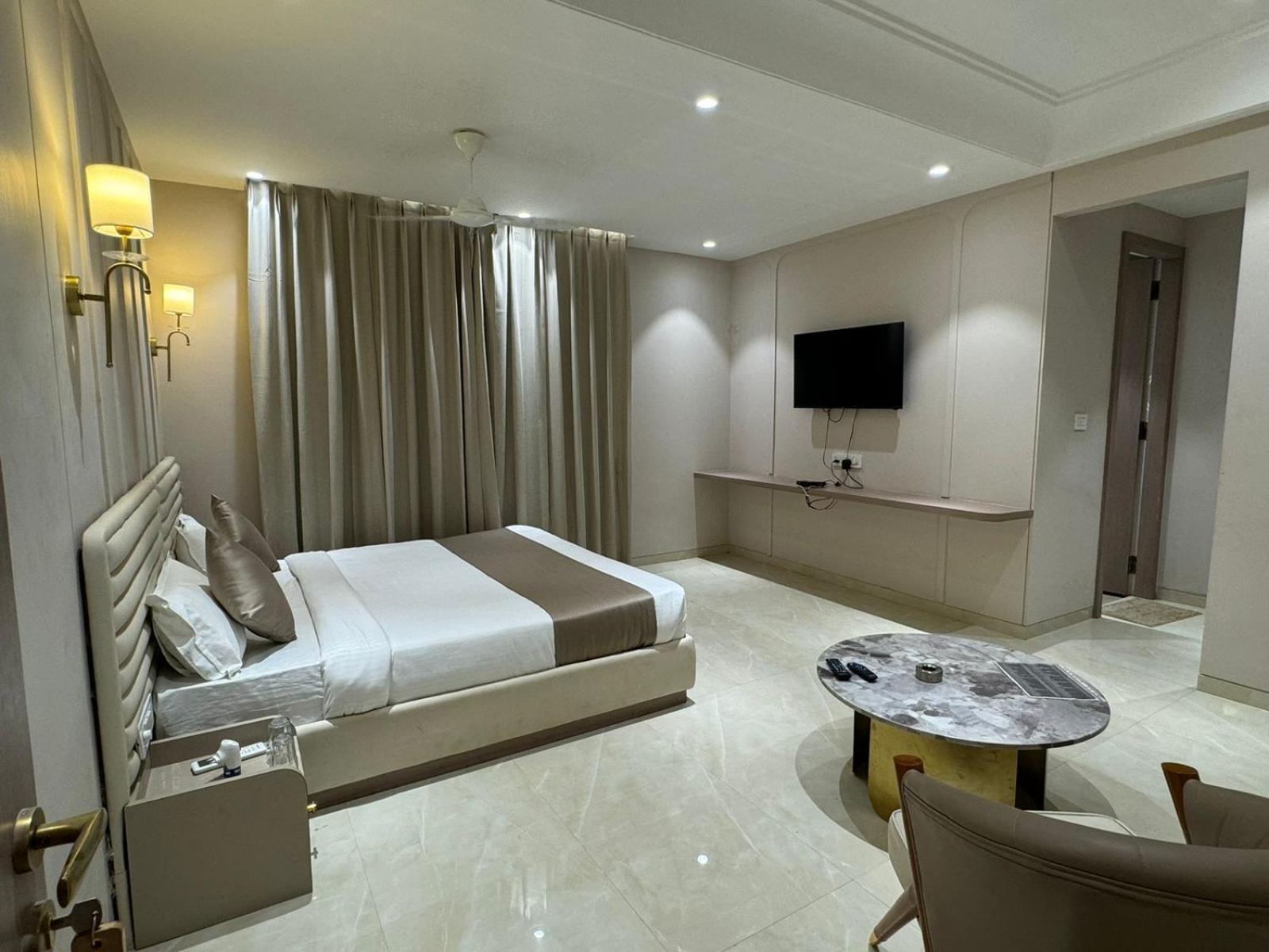 Hotel Fortune Inn Bhopal Bagian luar foto