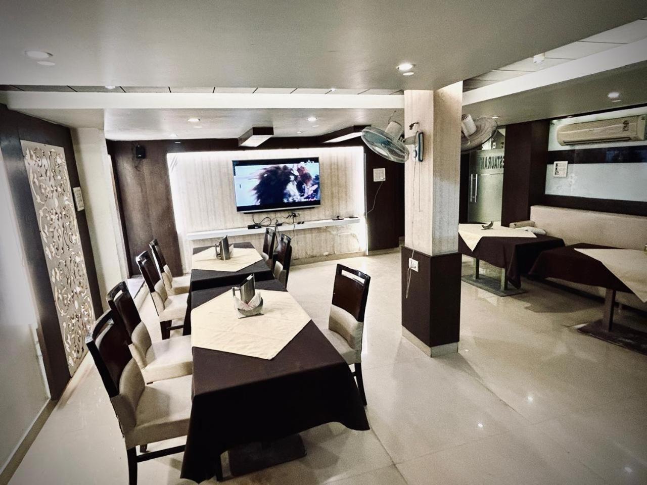 Hotel Fortune Inn Bhopal Bagian luar foto